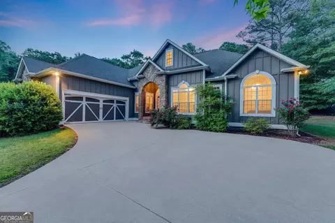 170 Azalea Dr, Hartwell, GA 30643
