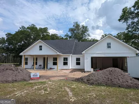27 Tree Top Ln, Jesup, GA 31545