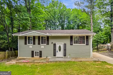 781 Brian Ln, Forest Park, GA 30297