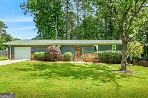 1476 Red Cedar Trl, Stone Mountain, GA 30083
