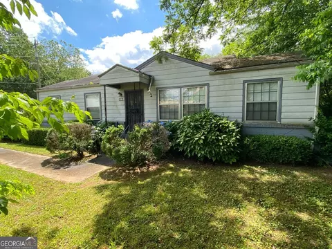 2317 Wylie Dr, Marietta, GA 30067