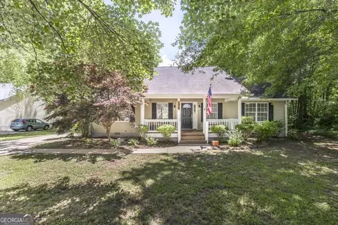 128 Royal Ln, Gray, GA 31032