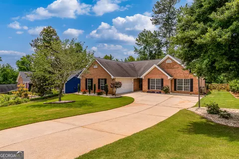5917 Williamsport Dr, Flowery Branch, GA 30542