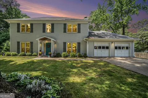 4467 Saint Michaels Dr SW, Lilburn, GA 30047
