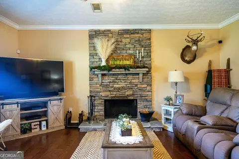110 Hamilton Lake Dr, Lagrange, GA 30241 photo 5
