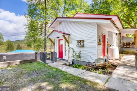 47 Blue Mountain Ln, Clayton, GA 30525