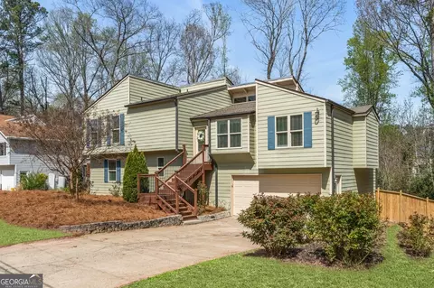 4815 Highpoint Dr NE, Marietta, GA 30066