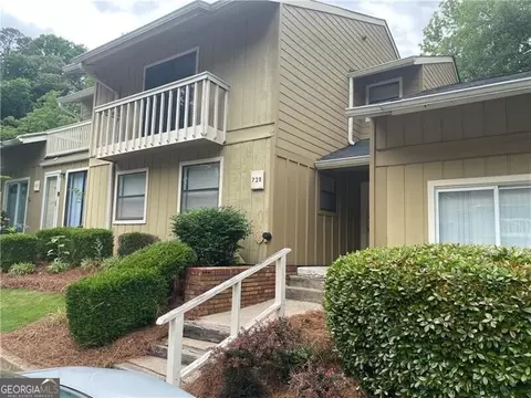 728 Somerset Ct SE, Marietta, GA 30067