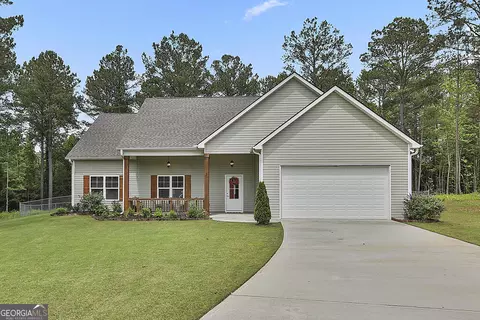 601 Park Pine Cir, Grantville, GA 30220