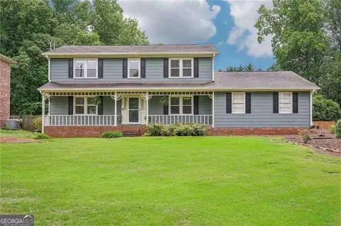 4564 Cinco Dr SW, Lilburn, GA 30047