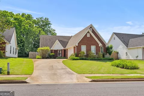 313 Jasmine Dr, Locust Grove, GA 30248