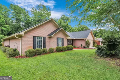 1126 Montclair Dr, Hinesville, GA 31313