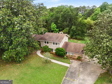 140 Sharon Dr, Fayetteville, GA 30214