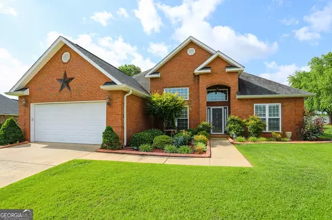 110 Stonebrook Cir, Byron, GA 31008