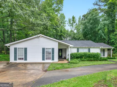 125 Hickory Dr, Stockbridge, GA 30281