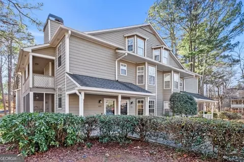 1487 Oakridge Ct, Decatur, GA 30033