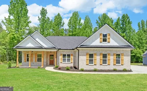 23 Flagstone Ln, Toccoa, GA 30577