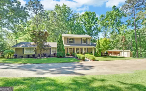 147 Ridgemore Cir, Toccoa, GA 30577 photo 2