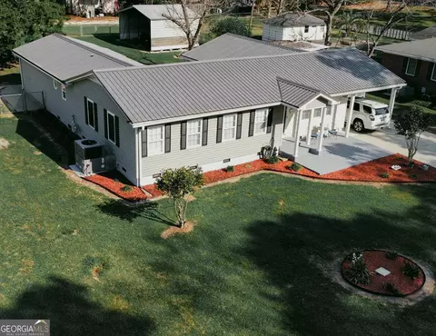 503 E Oak St, Sylvester, GA 31791