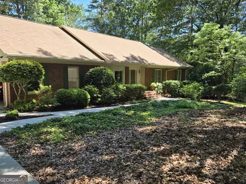 3890 Jamaica Dr, Jonesboro, GA 30236