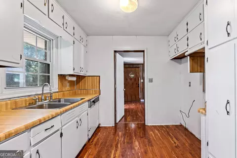 6355 Impala Cir, Morrow, GA 30260 photo 12