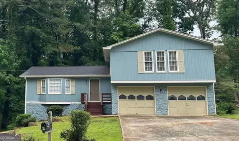 216 S Rockborough Ct, Stone Mountain, GA 30083