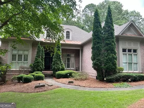 1095 River Laurel Dr, Suwanee, GA 30024