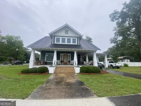 153 S 3rd St, Cochran, GA 31014