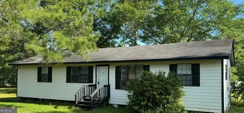 64 Live Oak Cir, Broxton, GA 31519
