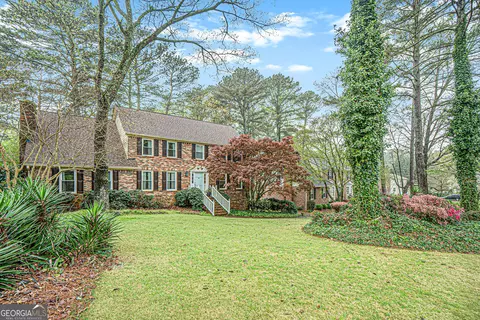 4111 Mayflower Ct SW, Lilburn, GA 30047