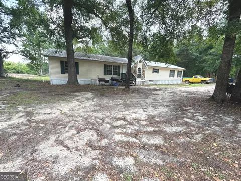 269 Matts Dr, Dublin, GA 31021