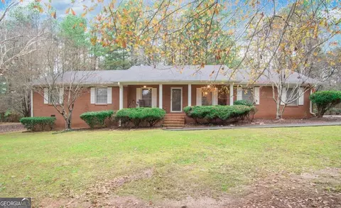 130 Magmar Ln, Fayetteville, GA 30214