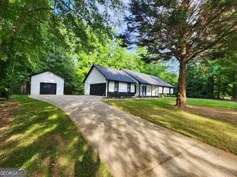 245 Dogwood Trail Dr, Stockbridge, GA 30281