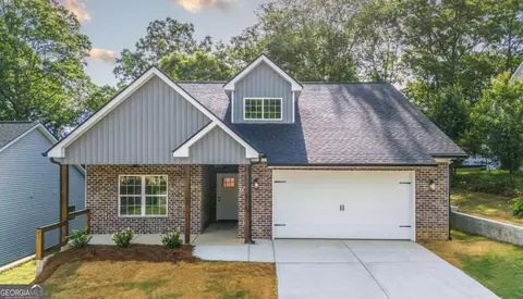 131 Willowood Dr, Oxford, AL 36203