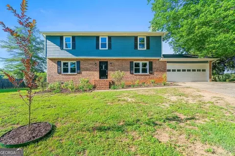 415 Sanderingham Ln, Lawrenceville, GA 30046
