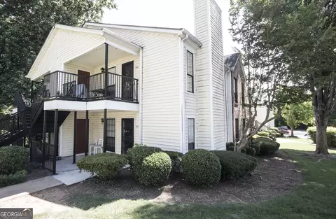 561 Windchase Ln, Stone Mountain, GA 30083