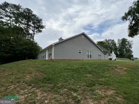 Exterior - 376 Embassy Dr, Winder, GA 30680 photo 7 of 13