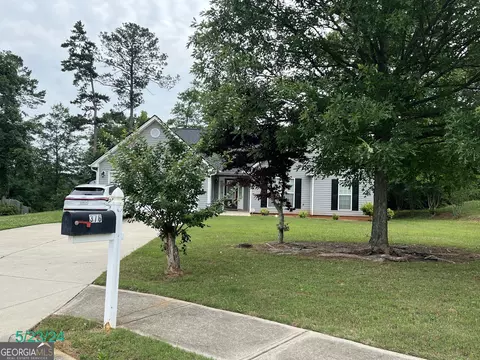 Exterior - 376 Embassy Dr, Winder, GA 30680 photo 12 of 13