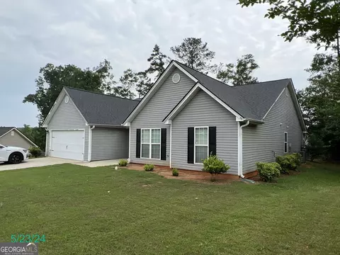 Exterior - 376 Embassy Dr, Winder, GA 30680 photo 3 of 13