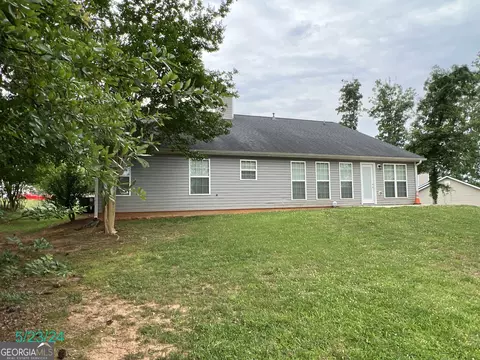 Exterior - 376 Embassy Dr, Winder, GA 30680 photo 6 of 13