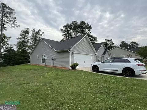 Exterior - 376 Embassy Dr, Winder, GA 30680 photo 2 of 13