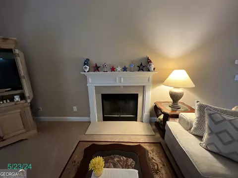 Living - 376 Embassy Dr, Winder, GA 30680 photo 2 of 6