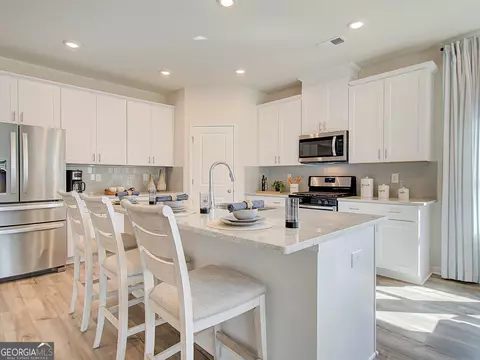 3569 Commodore Ct S, Buford, GA 30519 photo 4