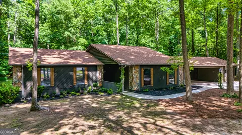 285 Huntington Ct, Fayetteville, GA 30214