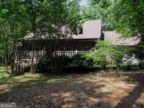 140 Sunrise Ter SE, Calhoun, GA 30701