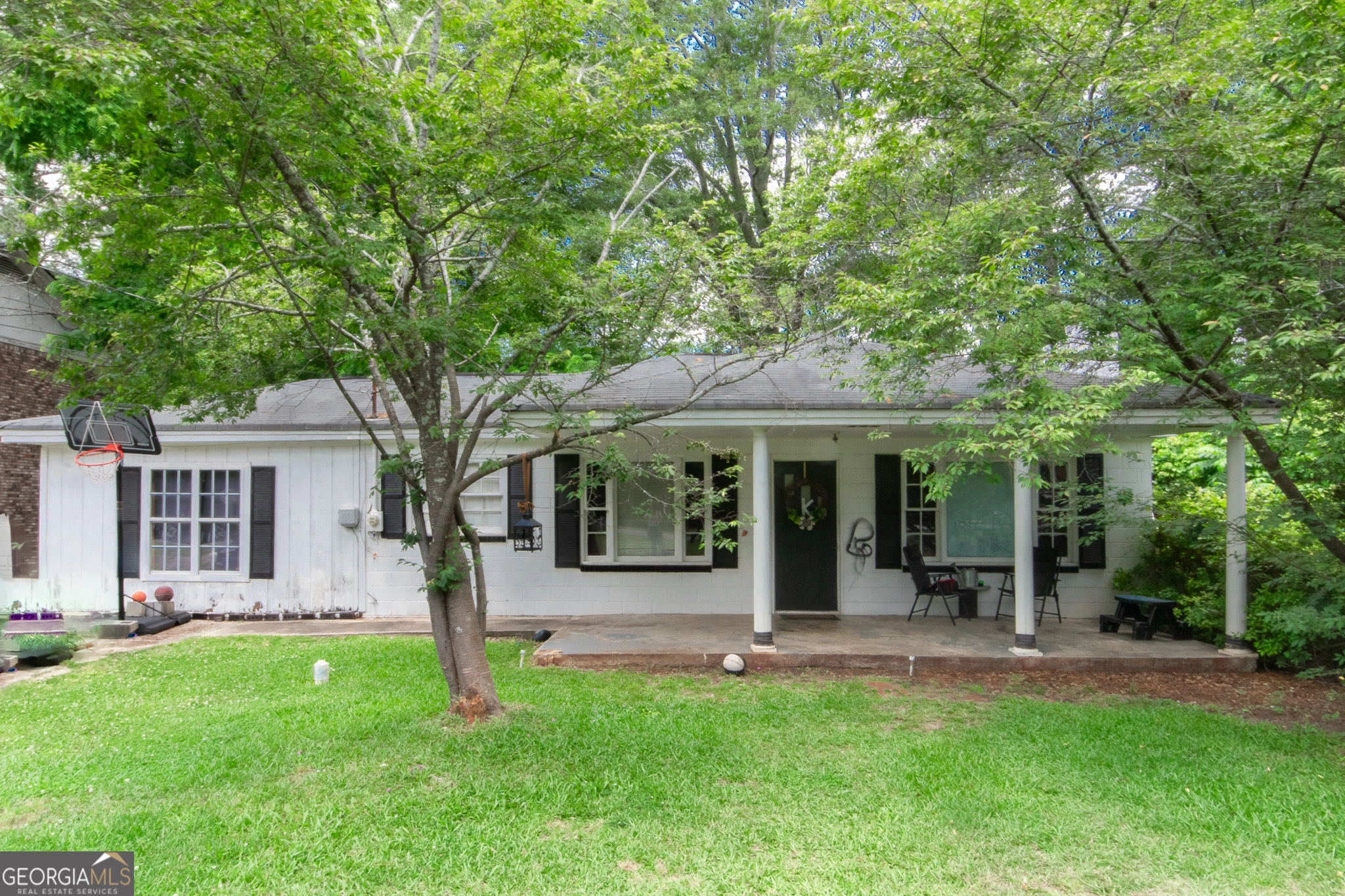 640 MAIN ST  
