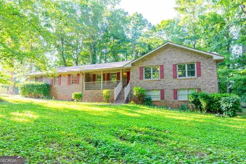 8221 Yale Dr, Jonesboro, GA 30236
