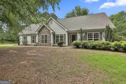 10 Woodcrest Dr, Sharpsburg, GA 30277
