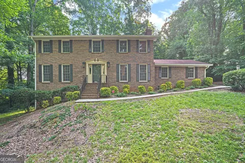 1052 Guys Ct SW, Lilburn, GA 30047