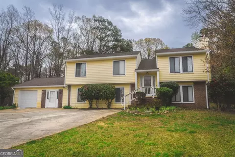 175 Beacon Dr, Fayetteville, GA 30215